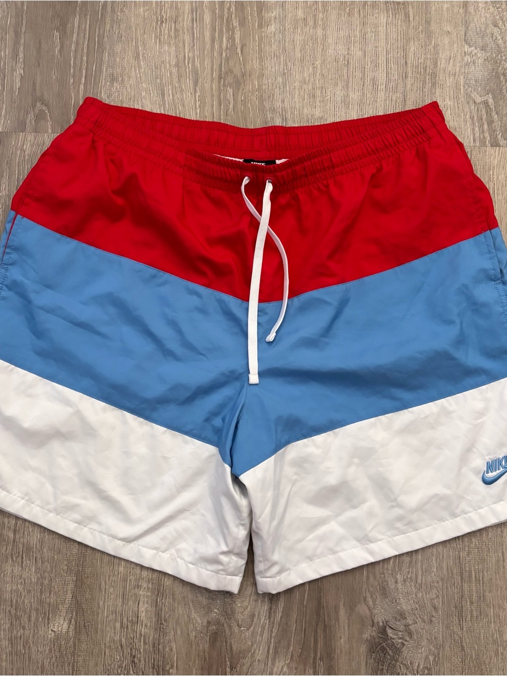 Nike Swim Shorts Trunks XXL 2XL 
Like New Perfect for the 4th of July